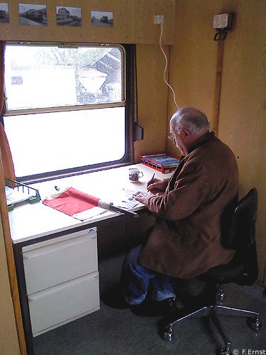 Arbeitsplatz im Werkstattwagen